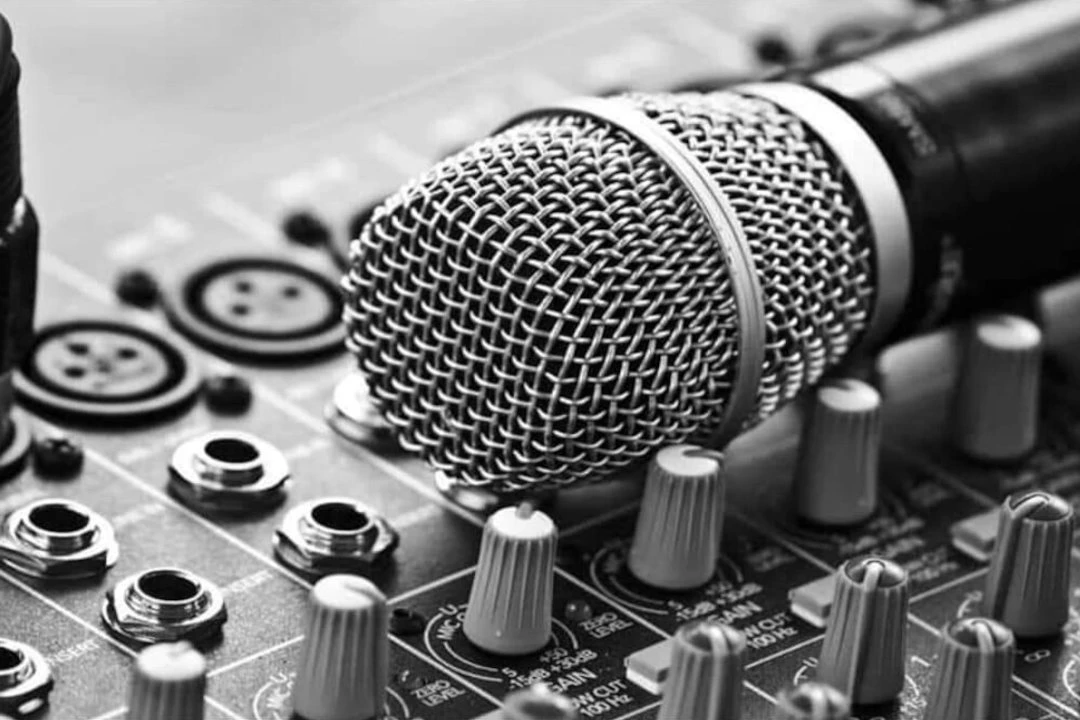 Licht, Ton und Media